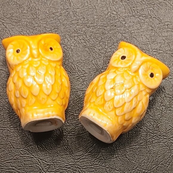 Ceramic Owl Salt and Pepper Shakers - Picture 1 of 8